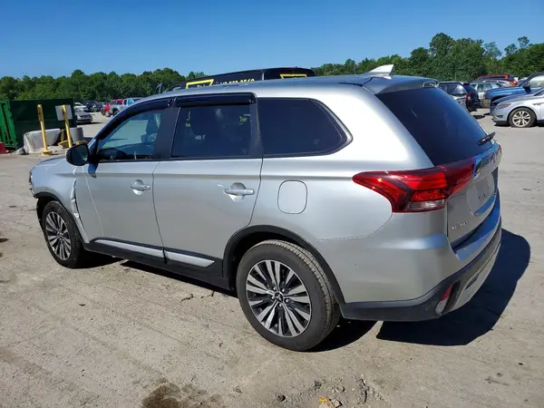 JA4AZ3A38LZ047596 2020 MITSUBISHI OUTLANDER - Image 2