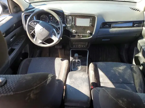 JA4AZ3A38LZ047596 2020 MITSUBISHI OUTLANDER - Image 8