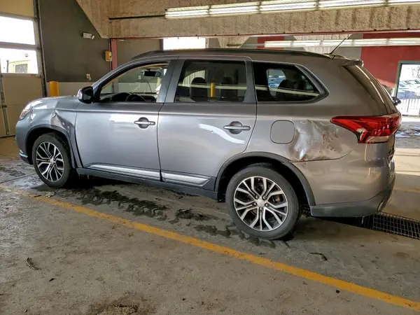 JA4AZ3A39GZ001359 2016 MITSUBISHI OUTLANDER - Image 2
