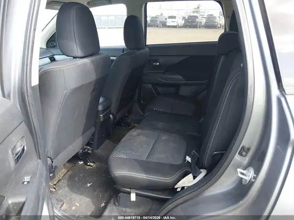 JA4AZ3A39GZ001880 2016 MITSUBISHI OUTLANDER - Image 8