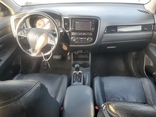 JA4AZ3A39GZ002219 2016 MITSUBISHI OUTLANDER - Image 8