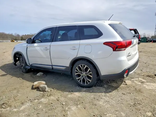 JA4AZ3A39GZ002639 2016 MITSUBISHI OUTLANDER - Image 2