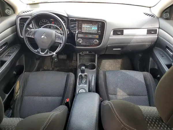 JA4AZ3A39GZ002639 2016 MITSUBISHI OUTLANDER - Image 8