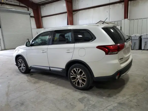 JA4AZ3A39GZ003015 2016 MITSUBISHI OUTLANDER - Image 2