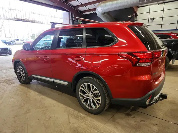 JA4AZ3A39GZ003063 2016 MITSUBISHI OUTLANDER - Image 2