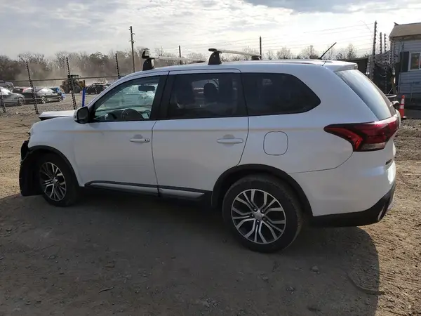 JA4AZ3A39GZ003175 2016 MITSUBISHI OUTLANDER - Image 2