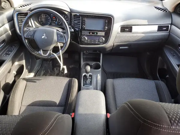 JA4AZ3A39GZ003175 2016 MITSUBISHI OUTLANDER - Image 8