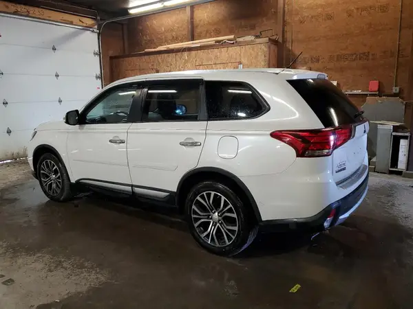 JA4AZ3A39GZ004777 2016 MITSUBISHI OUTLANDER - Image 2
