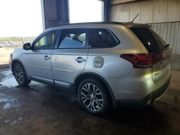 JA4AZ3A39GZ004889 2016 MITSUBISHI OUTLANDER - Image 2