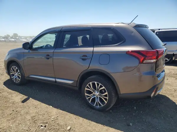JA4AZ3A39GZ005024 2016 MITSUBISHI OUTLANDER - Image 2