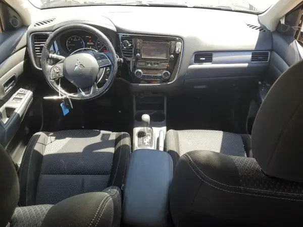 JA4AZ3A39GZ005024 2016 MITSUBISHI OUTLANDER - Image 8