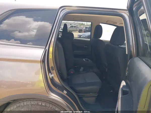 JA4AZ3A39GZ012149 2016 MITSUBISHI OUTLANDER - Image 8
