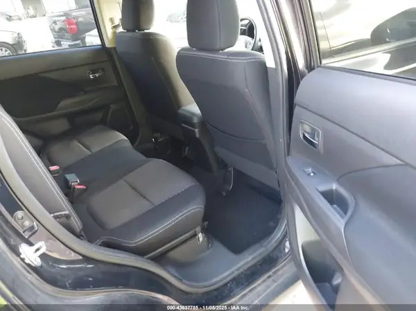 JA4AZ3A39GZ015424 2016 MITSUBISHI OUTLANDER - Image 8