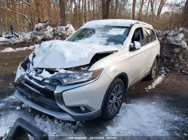JA4AZ3A39GZ016895 2016 MITSUBISHI OUTLANDER - Image 2