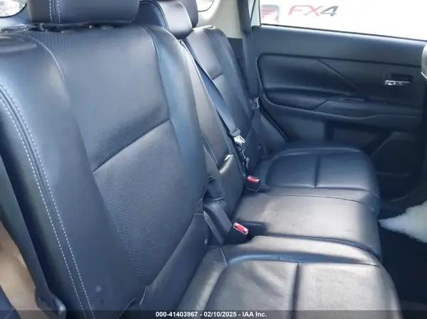 JA4AZ3A39GZ016895 2016 MITSUBISHI OUTLANDER - Image 8