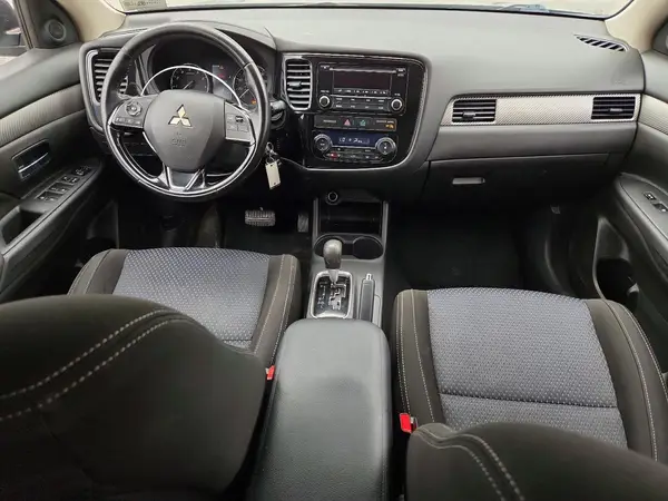 JA4AZ3A39GZ017187 2016 MITSUBISHI OUTLANDER - Image 8