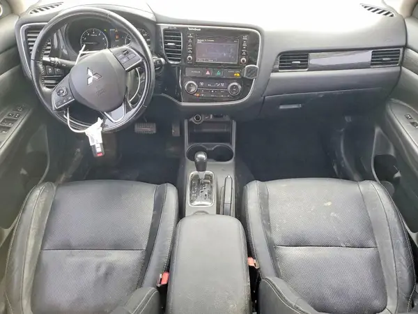 JA4AZ3A39GZ018405 2016 MITSUBISHI OUTLANDER - Image 8