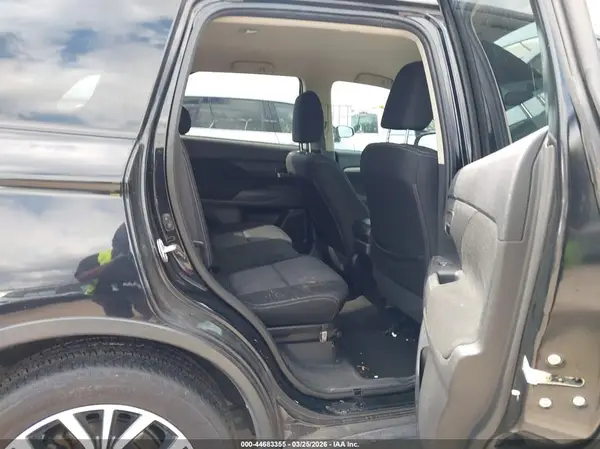 JA4AZ3A39GZ031008 2016 MITSUBISHI OUTLANDER - Image 8
