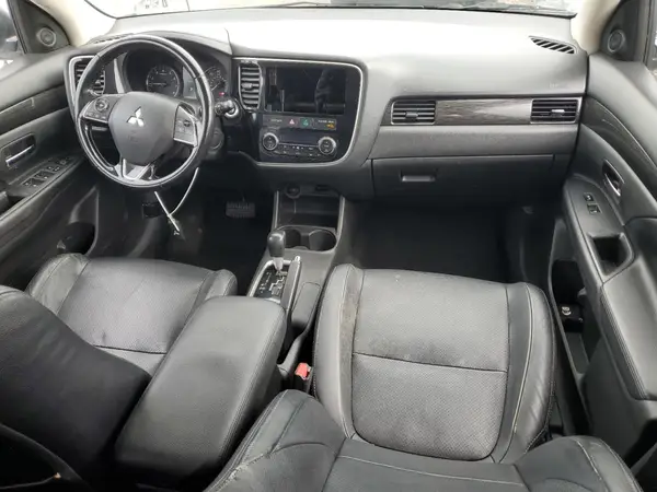 JA4AZ3A39GZ039030 2016 MITSUBISHI OUTLANDER - Image 8