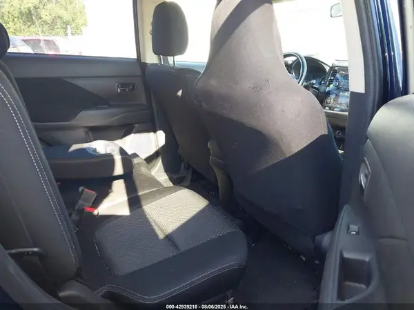 JA4AZ3A39GZ041862 2016 MITSUBISHI OUTLANDER - Image 8