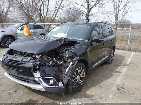 JA4AZ3A39GZ042462 2016 MITSUBISHI OUTLANDER - Image 2