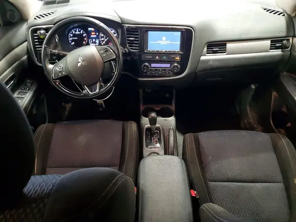 JA4AZ3A39GZ048360 2016 MITSUBISHI OUTLANDER - Image 8