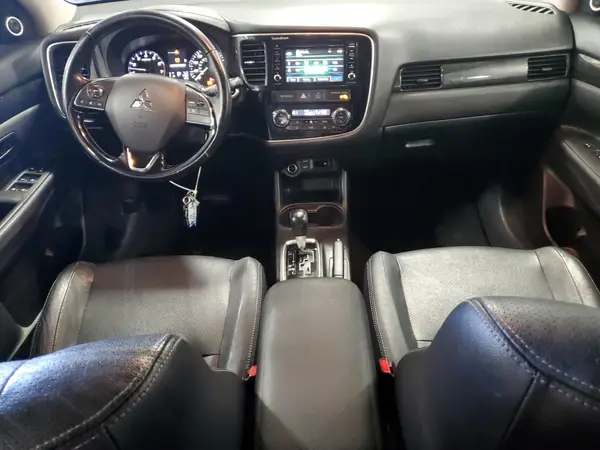 JA4AZ3A39GZ056846 2016 MITSUBISHI OUTLANDER - Image 8