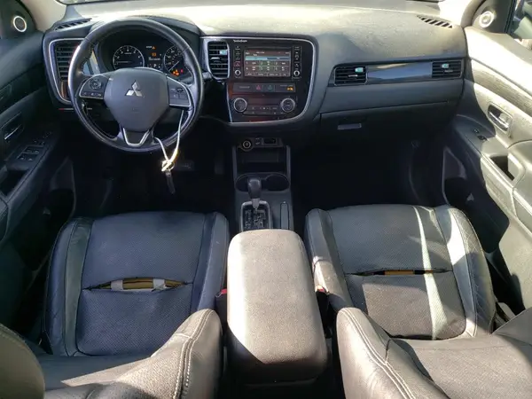 JA4AZ3A39GZ060637 2016 MITSUBISHI OUTLANDER - Image 8