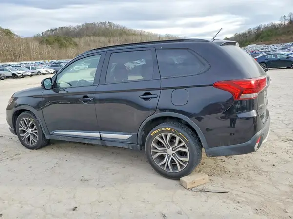 JA4AZ3A39GZ061562 2016 MITSUBISHI OUTLANDER - Image 2