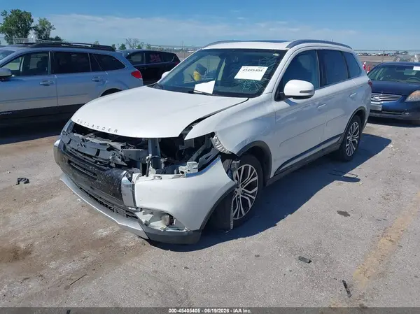 JA4AZ3A39HZ009057 2017 MITSUBISHI OUTLANDER - Image 2