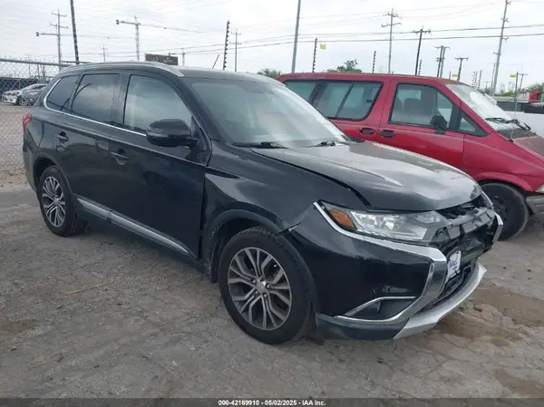 JA4AZ3A39HZ012198 2017 MITSUBISHI OUTLANDER - Image 1
