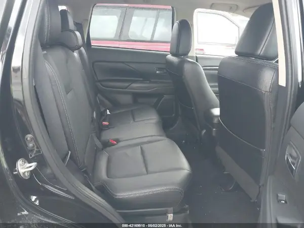 JA4AZ3A39HZ012198 2017 MITSUBISHI OUTLANDER - Image 8