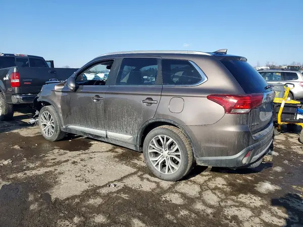JA4AZ3A39HZ012654 2017 MITSUBISHI OUTLANDER - Image 2