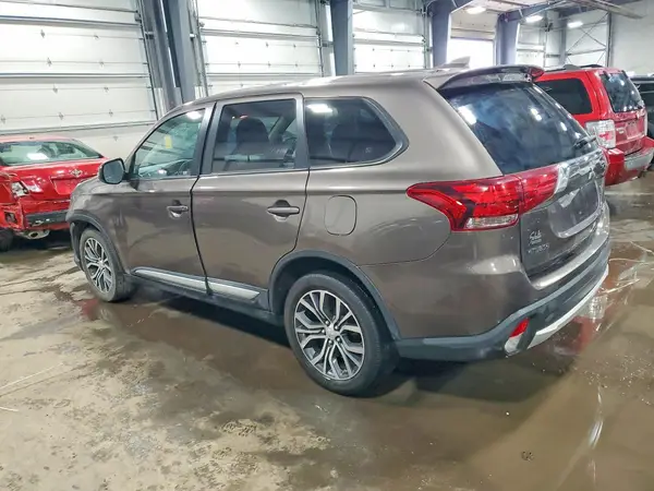 JA4AZ3A39HZ014436 2017 MITSUBISHI OUTLANDER - Image 2