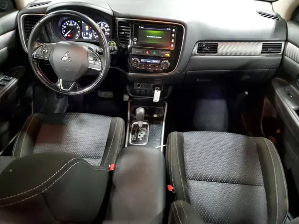 JA4AZ3A39HZ014436 2017 MITSUBISHI OUTLANDER - Image 8