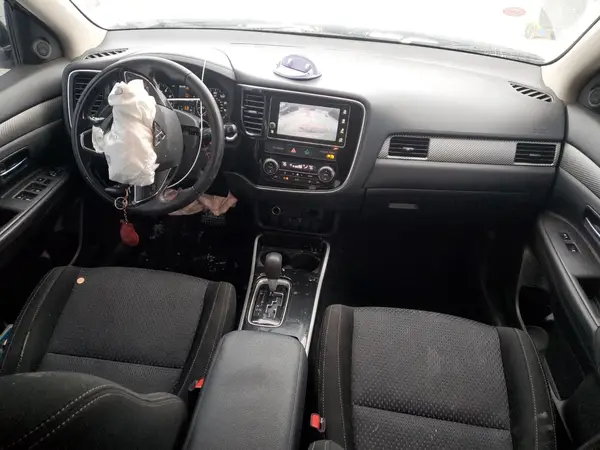 JA4AZ3A39HZ018535 2017 MITSUBISHI OUTLANDER - Image 8