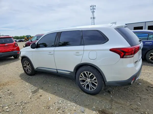 JA4AZ3A39HZ023475 2017 MITSUBISHI OUTLANDER - Image 2