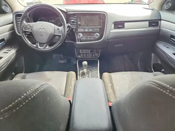 JA4AZ3A39HZ023475 2017 MITSUBISHI OUTLANDER - Image 8