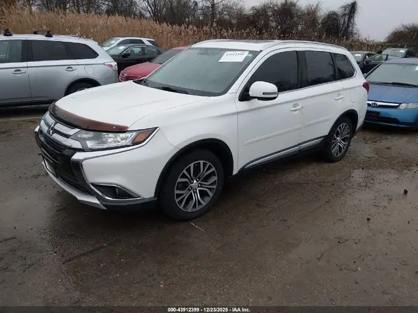 JA4AZ3A39HZ029700 2017 MITSUBISHI OUTLANDER - Image 2