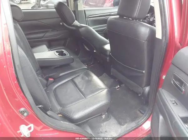 JA4AZ3A39HZ029759 2017 MITSUBISHI OUTLANDER - Image 8