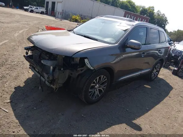 JA4AZ3A39HZ031155 2017 MITSUBISHI OUTLANDER - Image 2
