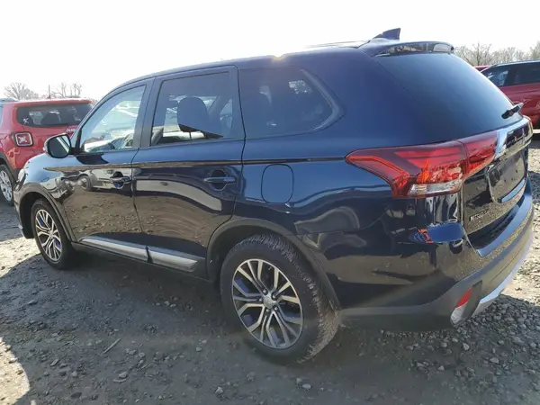 JA4AZ3A39HZ038140 2017 MITSUBISHI OUTLANDER - Image 2