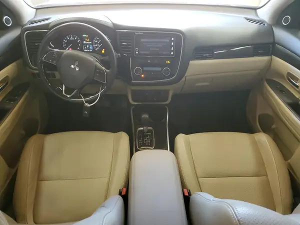 JA4AZ3A39HZ055147 2017 MITSUBISHI OUTLANDER - Image 8