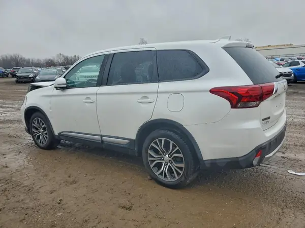JA4AZ3A39HZ057531 2017 MITSUBISHI OUTLANDER - Image 2