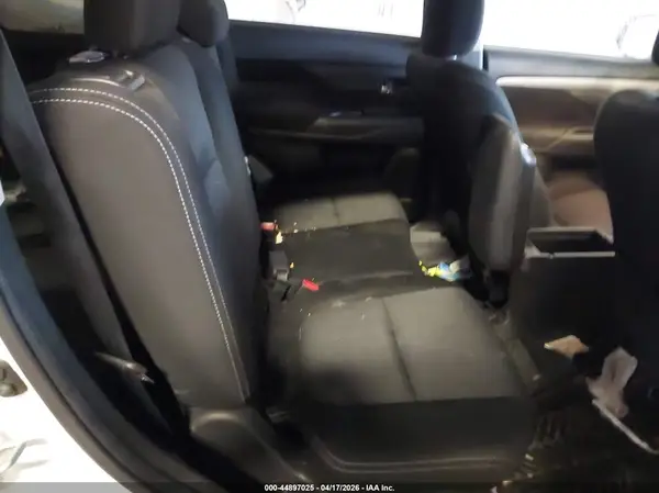 JA4AZ3A39HZ059764 2017 MITSUBISHI OUTLANDER - Image 8