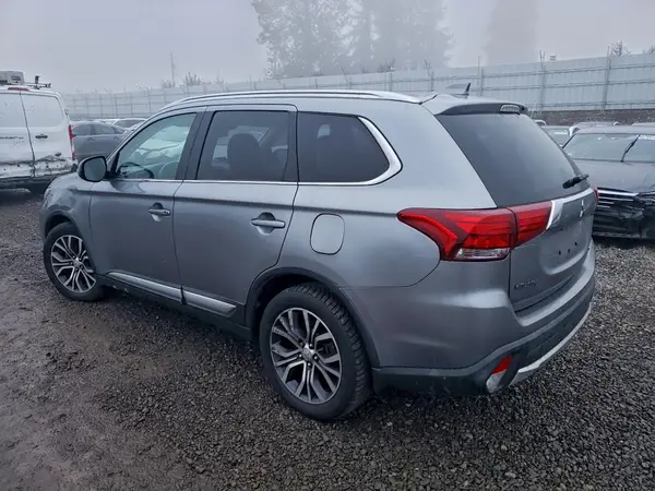 JA4AZ3A39HZ059831 2017 MITSUBISHI OUTLANDER - Image 2