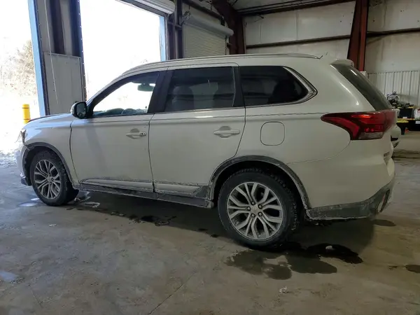 JA4AZ3A39HZ062647 2017 MITSUBISHI OUTLANDER - Image 2