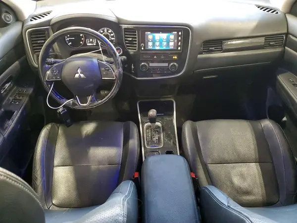JA4AZ3A39HZ062647 2017 MITSUBISHI OUTLANDER - Image 8