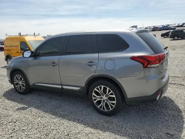 JA4AZ3A39HZ063202 2017 MITSUBISHI OUTLANDER - Image 2