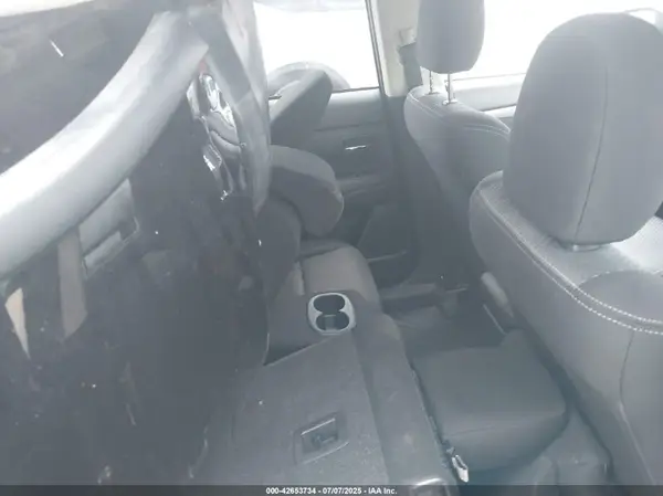 JA4AZ3A39HZ065435 2017 MITSUBISHI OUTLANDER - Image 8